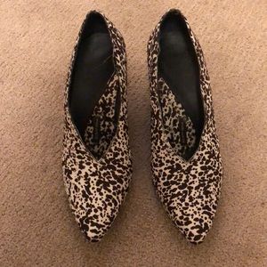 Beautiful cow skin with pattern the most comfortable shoes with gorgeous styles